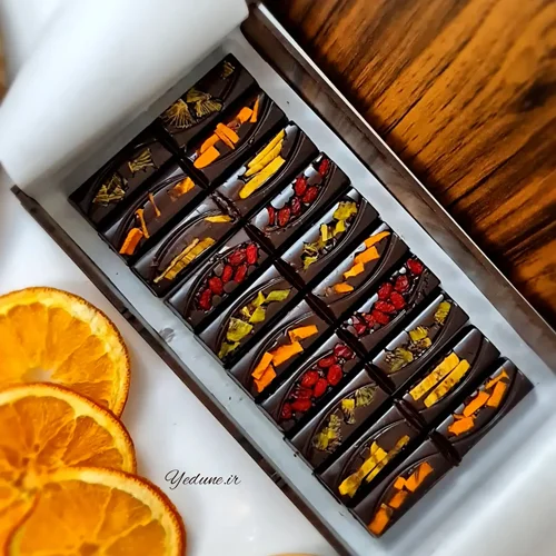 شکلات بار میوه خشک با باکس چوبی